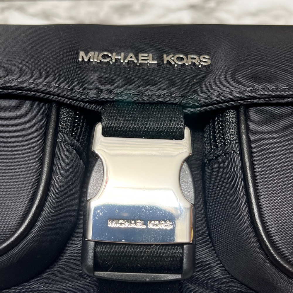 Michael Kors Khai Medium Messenger Bag NWT - Picture 8 of 16